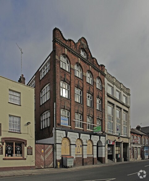 32 Guildford St, Luton to rent - Building Photo - Image 2 of 3
