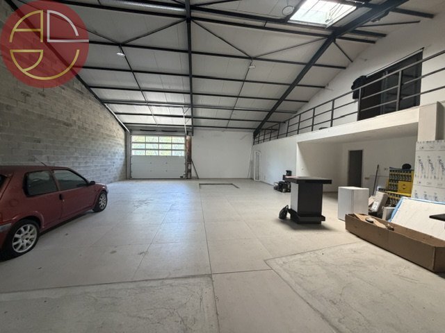 Industrial in Saint-Jory to rent - Interior Photo - Image 2 of 4