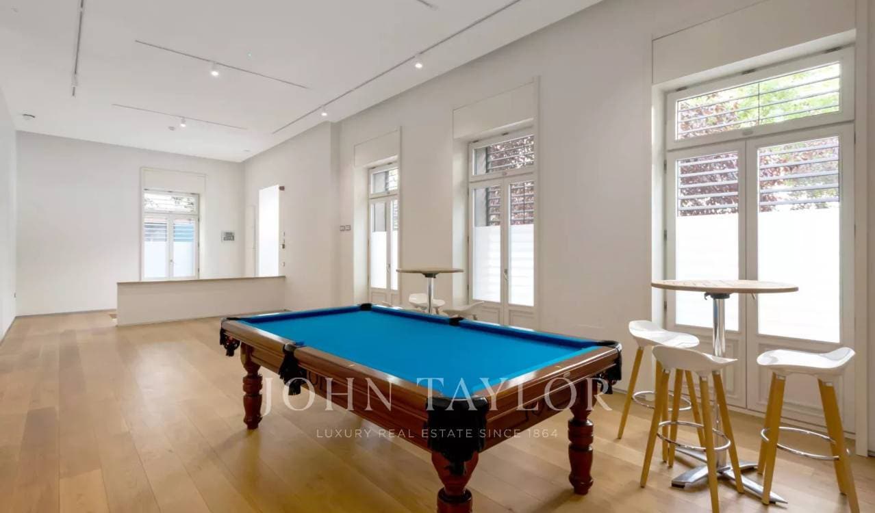 Madrid, MAD 28001 - Unit B - - Interior Photo - Image 2 of 19