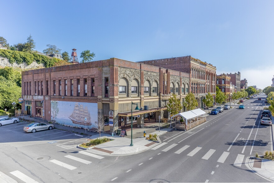 1042 Water, Port Townsend, WA for rent - Primary Photo - Image 1 of 25