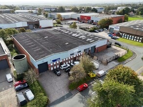 Wakefield Rd, Morley to rent Building Photo- Image 1 of 1