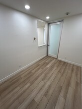 462 N Linden Dr, Beverly Hills, CA for rent Lobby- Image 1 of 6