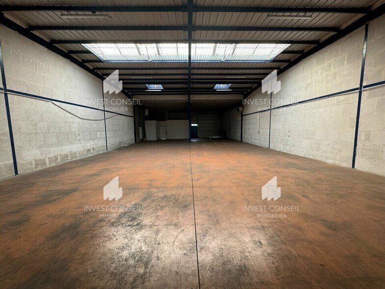 Light Industrial in Villepinte to rent - Interior Photo - Image 3 of 10