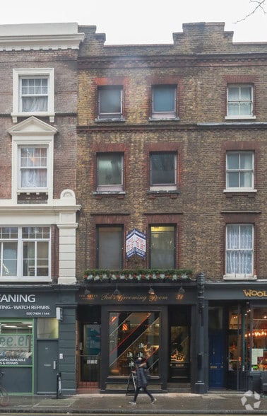 31 Theobalds Rd, London to rent - Building Photo - Image 3 of 5