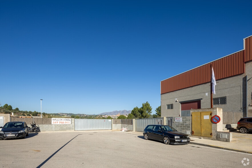 Industrial in Sant Esteve Sesrovires, Barcelona for sale - Building Photo - Image 2 of 2