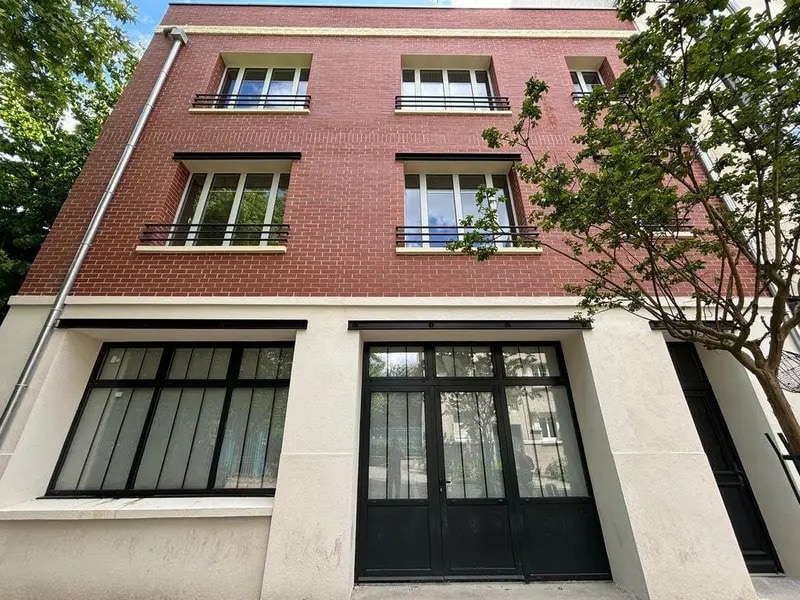 Office in Paris for sale Building Photo- Image 1 of 15