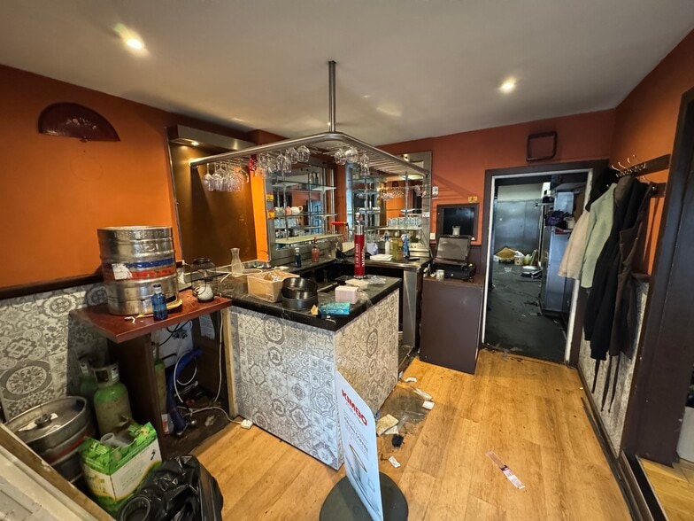 213-215 St Andrews Rd, Glasgow to rent - Building Photo - Image 3 of 15