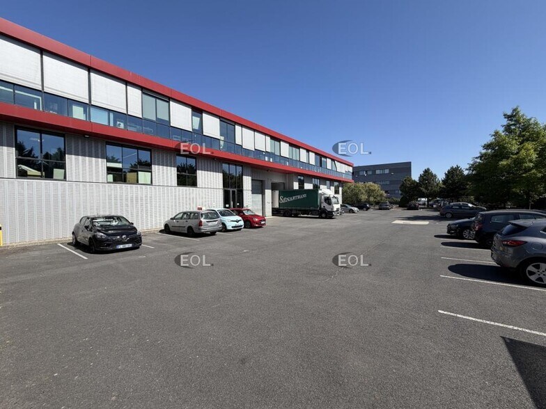 Light Industrial in Gennevilliers to rent - Building Photo - Image 3 of 13