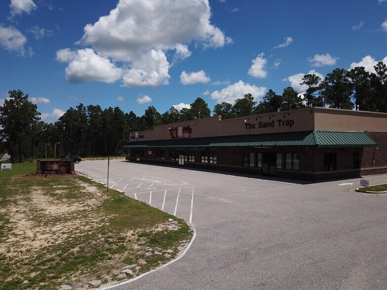 30141 Aberdeen Rd, Wagram 28396 UK