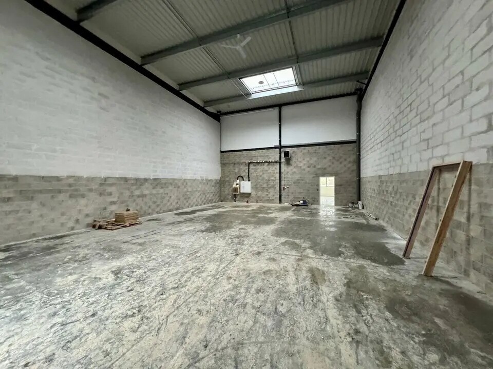 Vente Local d'activités 456 m² - Photo 1
