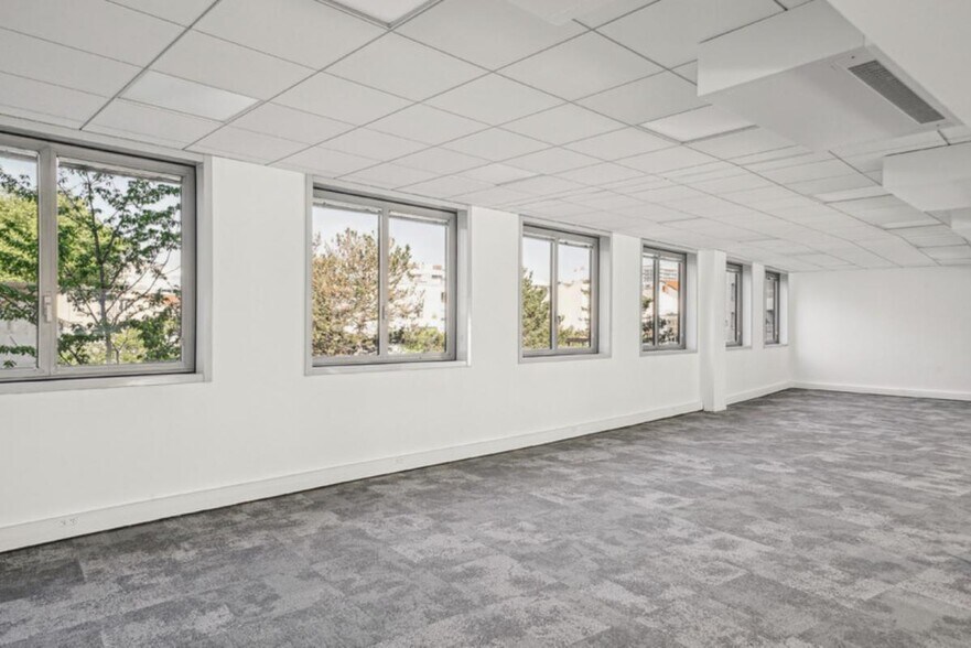 Office in Lyon to rent - Interior Photo - Image 3 of 9