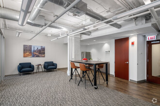 400 N Michigan Ave, Chicago, IL for rent Interior Photo- Image 1 of 4