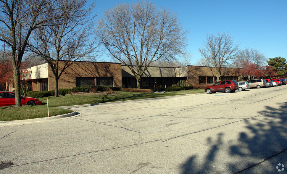 245 W Roosevelt Rd, West Chicago, IL for rent - Building Photo - Image 1 of 4