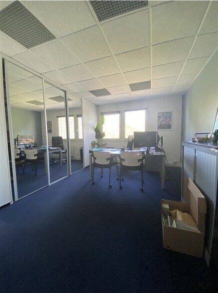 Route Des Gardes, Meudon to rent - Interior Photo - Image 3 of 7