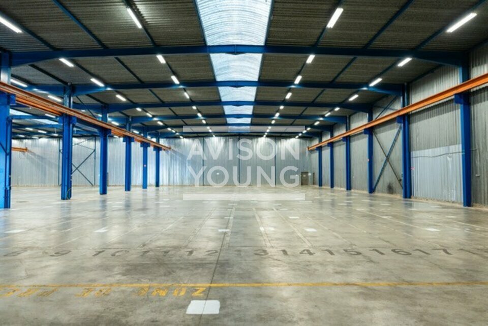 Industrial in Gonesse to rent Interior Photo- Image 1 of 8