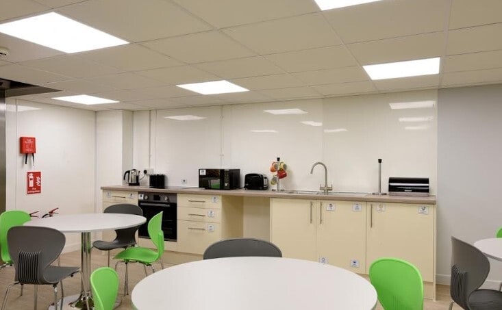 Glyndwr Rd, Cwmbran, BGW NP44 1QS - Unit Education - - Interior Photo - Image 2 of 3