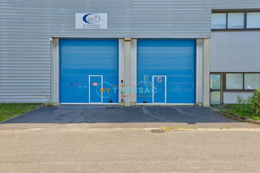 Light Industrial in Collégien to rent - Building Photo - Image 3 of 4