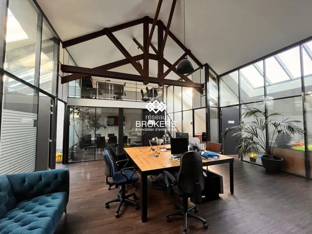 Location Bureaux 18 m² à 71 m² - Photo 1