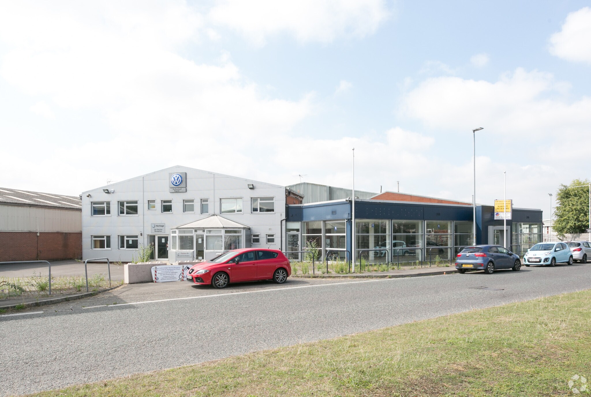 Retail in Westbury for sale Primary Photo- Image 1 of 1