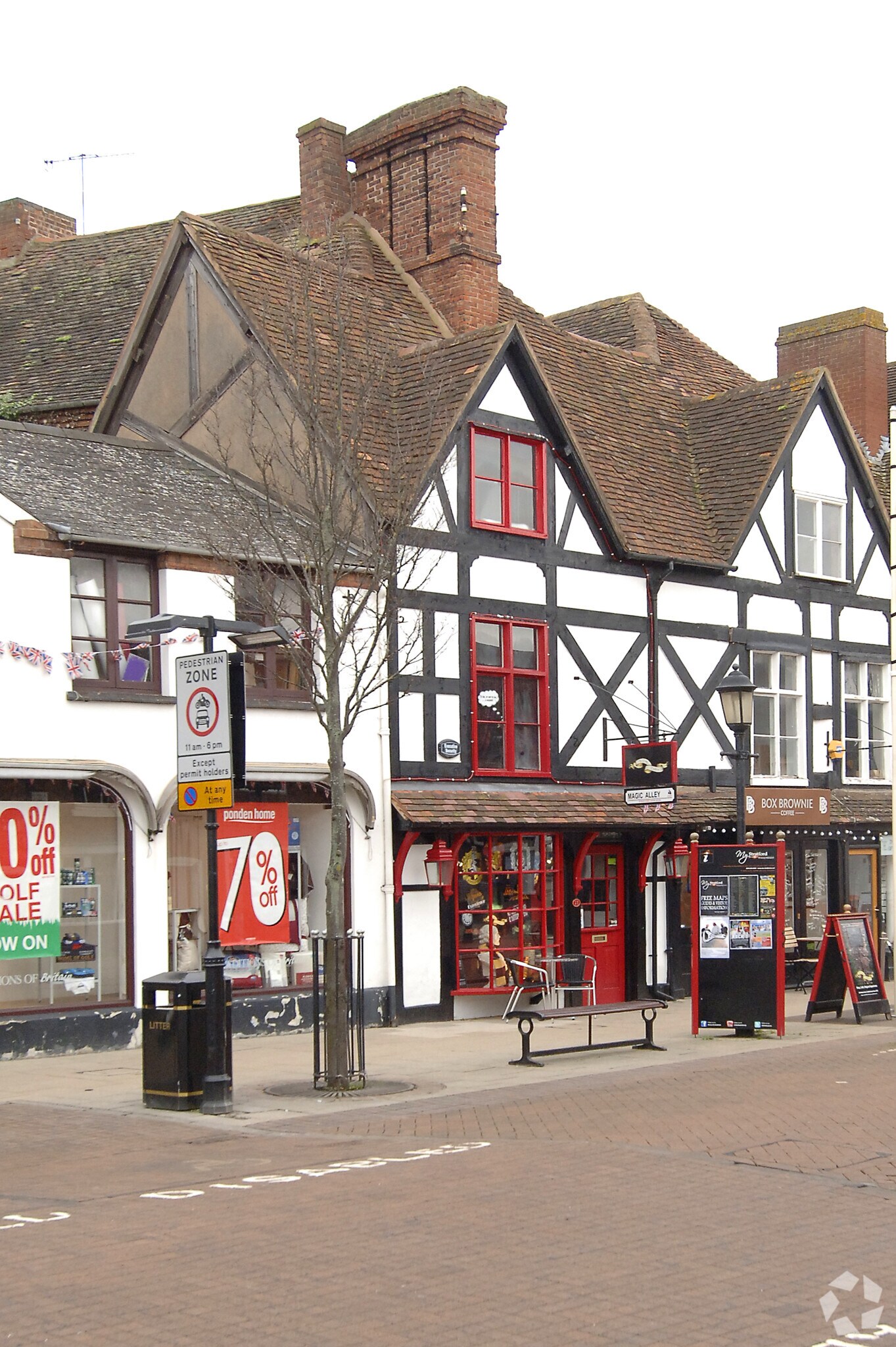 21 Henley St, Stratford Upon Avon for sale Primary Photo- Image 1 of 1