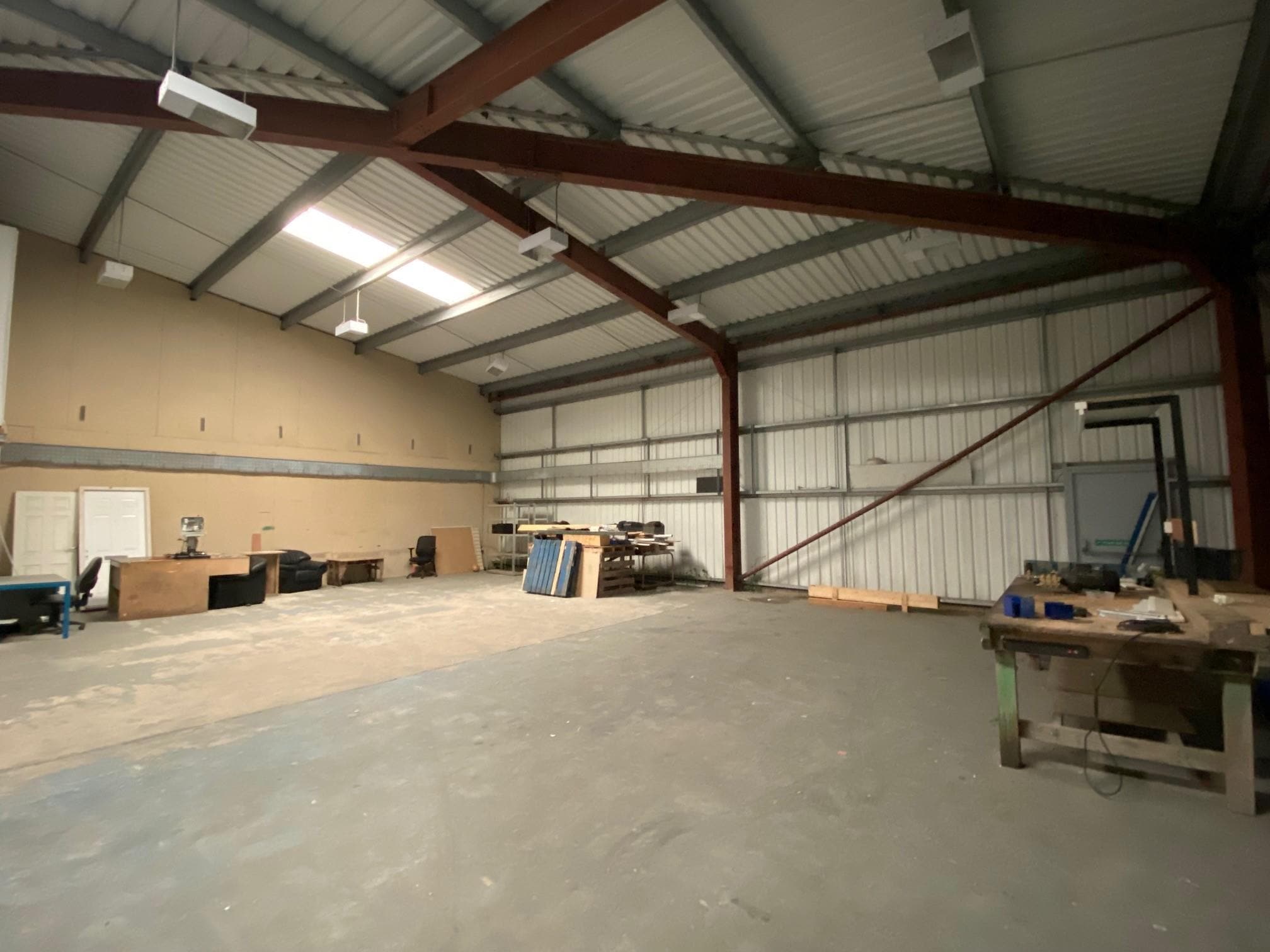 Pantglas Industrial Estate, Caerphilly to rent Interior Photo- Image 1 of 3