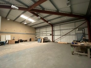 Pantglas Industrial Estate, Caerphilly to rent Interior Photo- Image 1 of 3