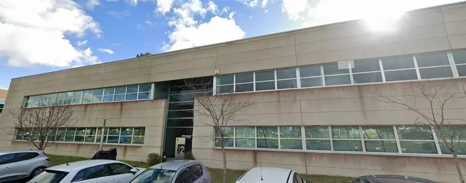 Location Bureaux 337 m² - Photo 1