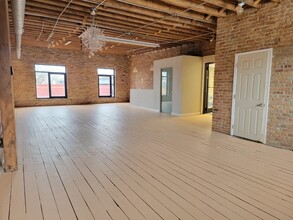 1930 S Fairfield Ave, Chicago, IL for rent Interior Photo- Image 1 of 6