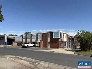 Unit B4 Telford Rd, Bicester to rent Building Photo- Image 2 of 6