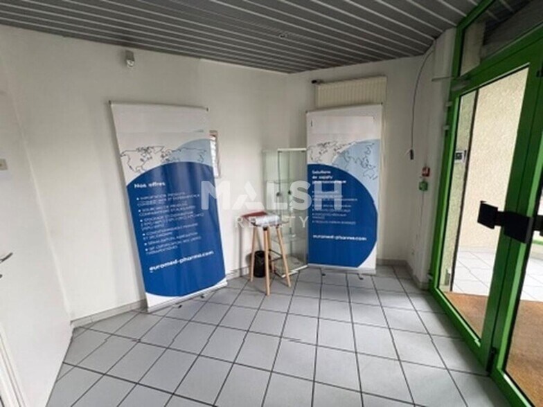 Light Industrial in Grézieu-la-Varenne to rent - Lobby - Image 2 of 14