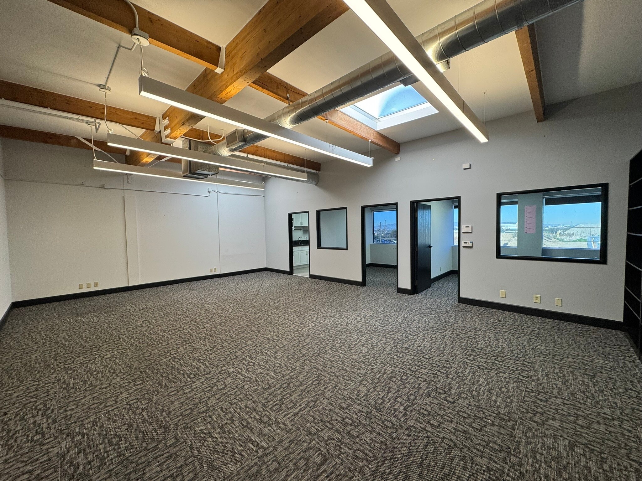 2900 Orange Ave, Signal Hill, CA to rent Interior Photo- Image 1 of 27