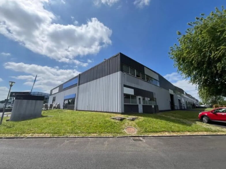 16-34 Rue Du Buisson Aux Fraises, Massy to rent - Building Photo - Image 2 of 20