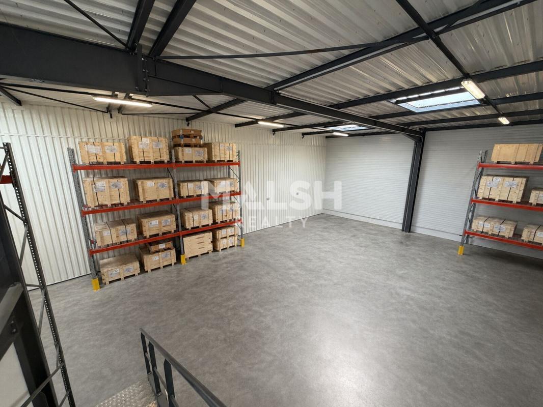 Light Industrial in Chasse-sur-Rhône to rent Interior Photo- Image 1 of 7