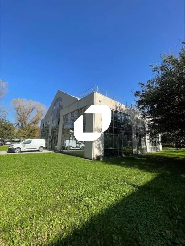 Office in Eybens to rent Building Photo- Image 1 of 9