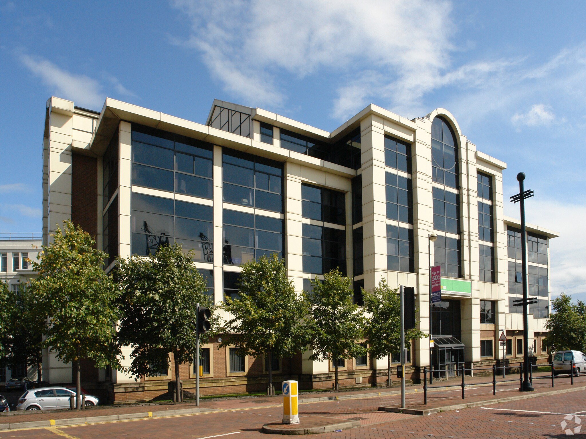 2 Furness Quay, Salford for sale Primary Photo- Image 1 of 1