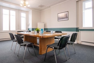 Wilsons Park, Manchester to rent Interior Photo- Image 2 of 4