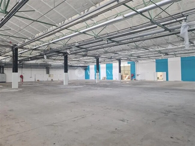Location Local d'activités 1 828 m² à 4 488 m²