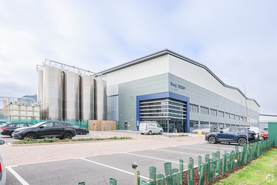 Ashbourne Drive Park, Leamington Spa to rent - Building Photo - Image 2 of 5