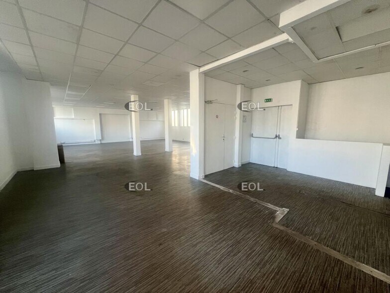Office in La Courneuve to rent - Interior Photo - Image 1 of 4