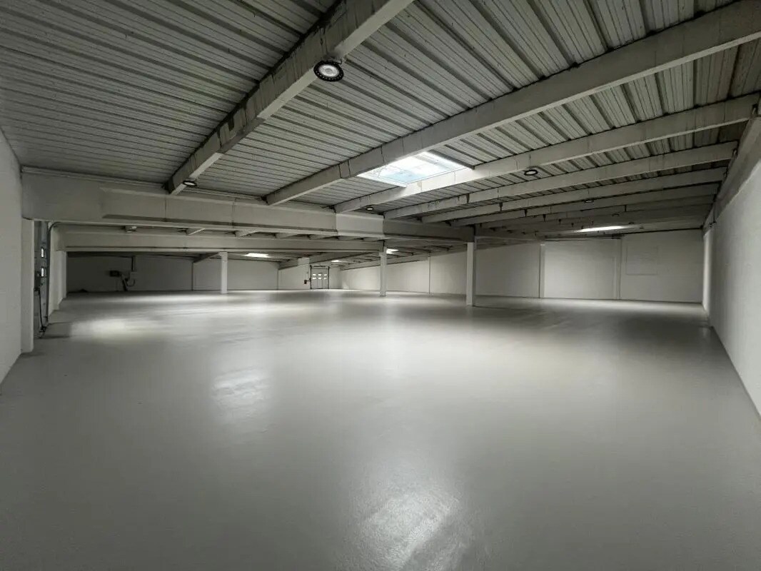 Light Industrial in Maurepas for sale Primary Photo- Image 1 of 14