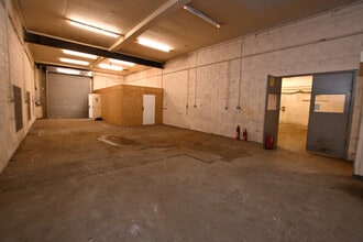 11 Bankside, Falkirk to rent Interior Photo- Image 1 of 3
