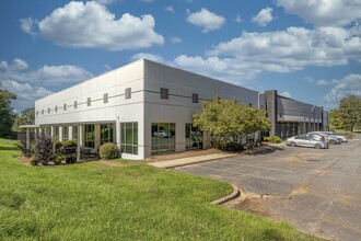 6125 Lakeview Rd, Charlotte, NC for rent Building Photo- Image 1 of 11