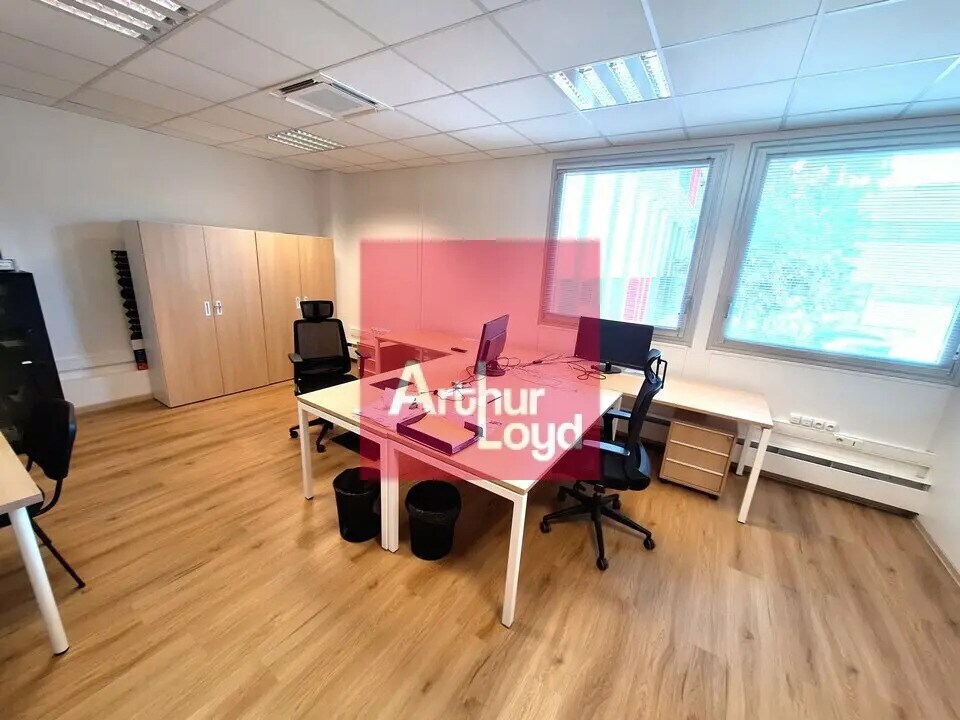 Location Bureaux 108 m² - Photo 1