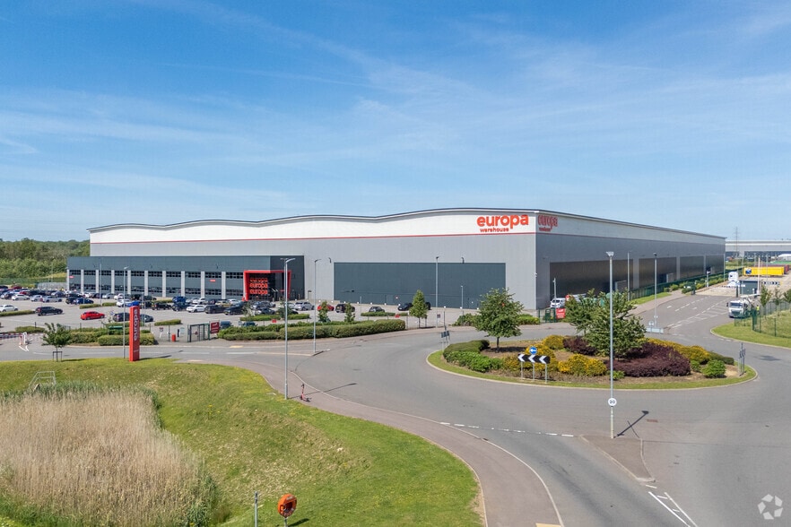 Corby, Corby to rent - Building Photo - Image 1 of 3