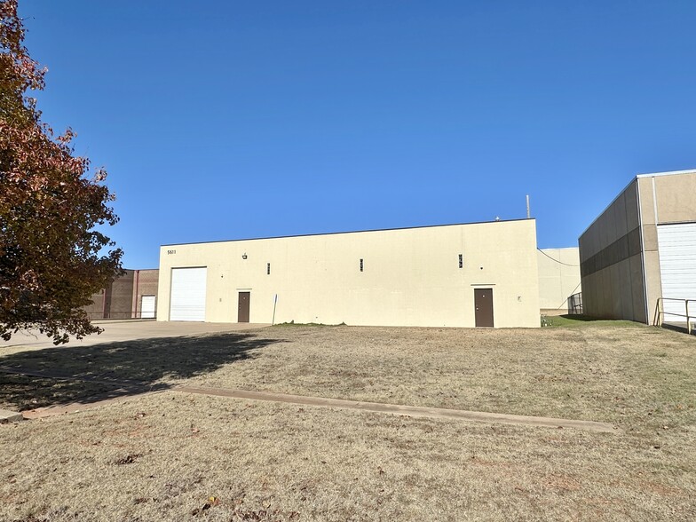 5611 SW 38th St, Oklahoma City, OK for rent - Building Photo - Image 1 of 4