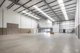 E5 Portfield Rd, Portsmouth to rent Interior Photo- Image 2 of 9