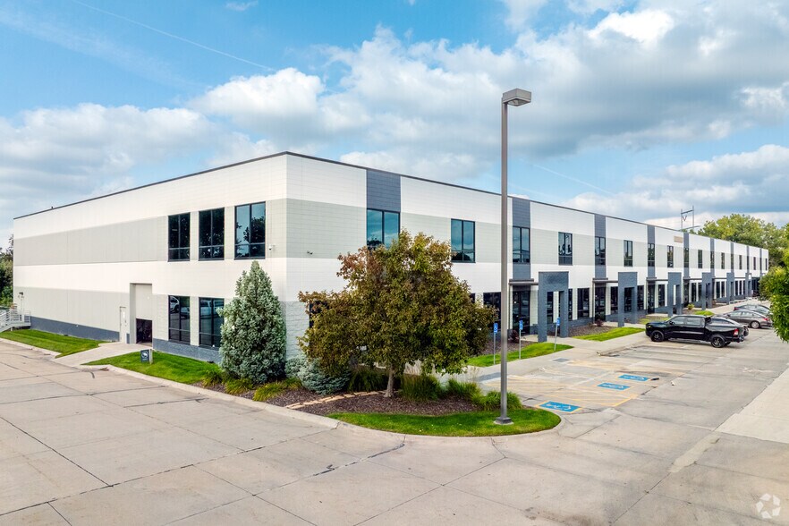 11720-11734 Stonegate Cir, Omaha, NE for sale - Primary Photo - Image 1 of 1