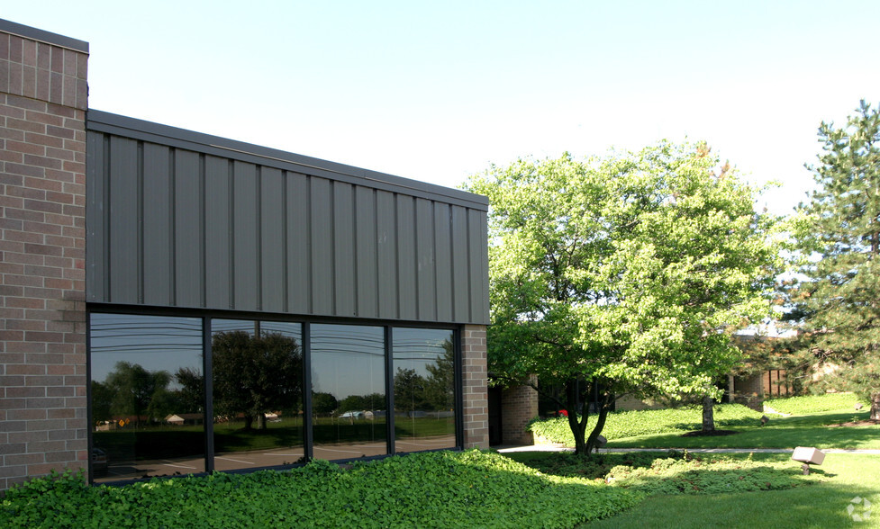 38019-38035 Schoolcraft Rd, Livonia, MI for sale - Building Photo - Image 1 of 14