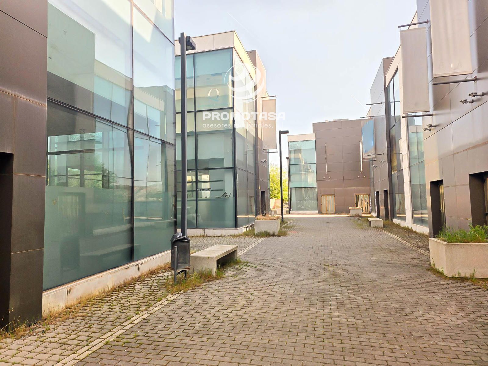 Retail in Arganda del Rey, Madrid to rent Primary Photo- Image 1 of 2