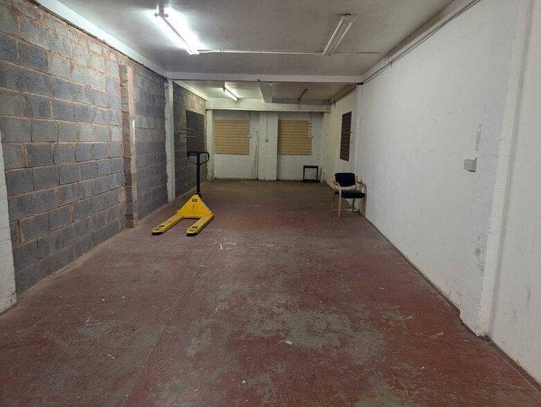 353 Upper Balsall Heath Rd, Birmingham to rent - Building Photo - Image 2 of 4